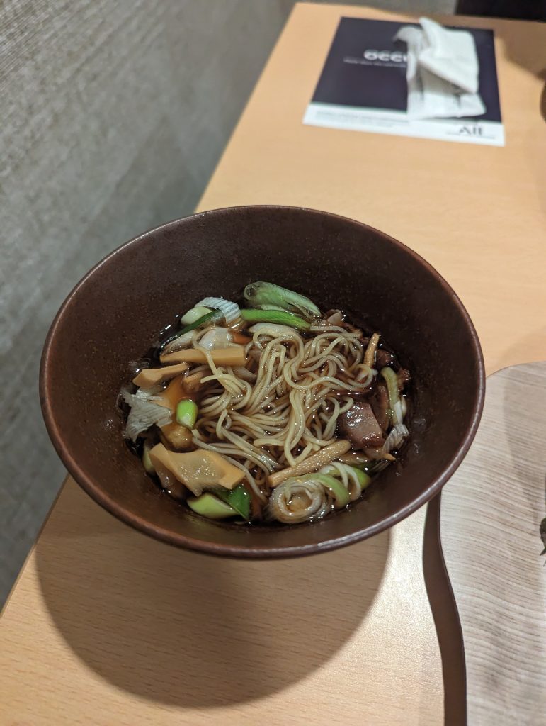 メルキュール富山砺波リゾート＆スパで提供される富山ブラックラーメン